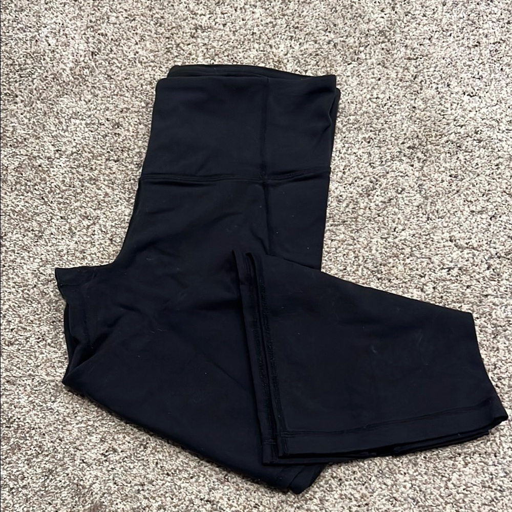 Lululemon Black cropped capri